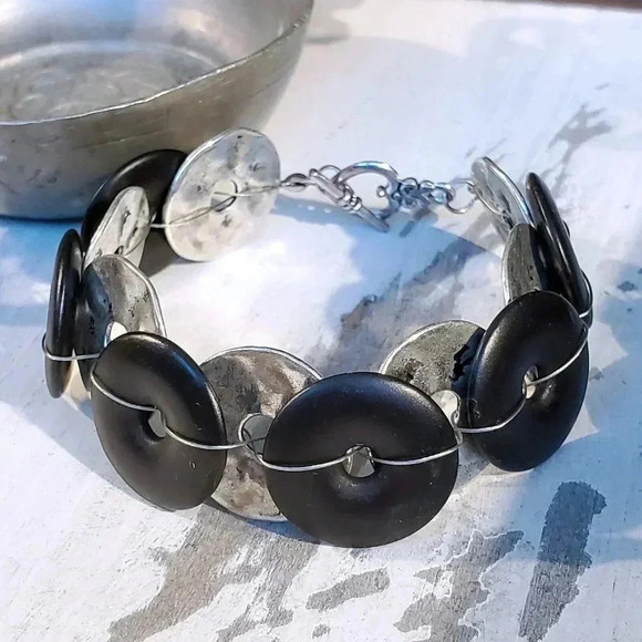 Mid Century Modern Style Handcrafted Black Silver Satin Disc Beads Bracelet - Picture 5 of 10